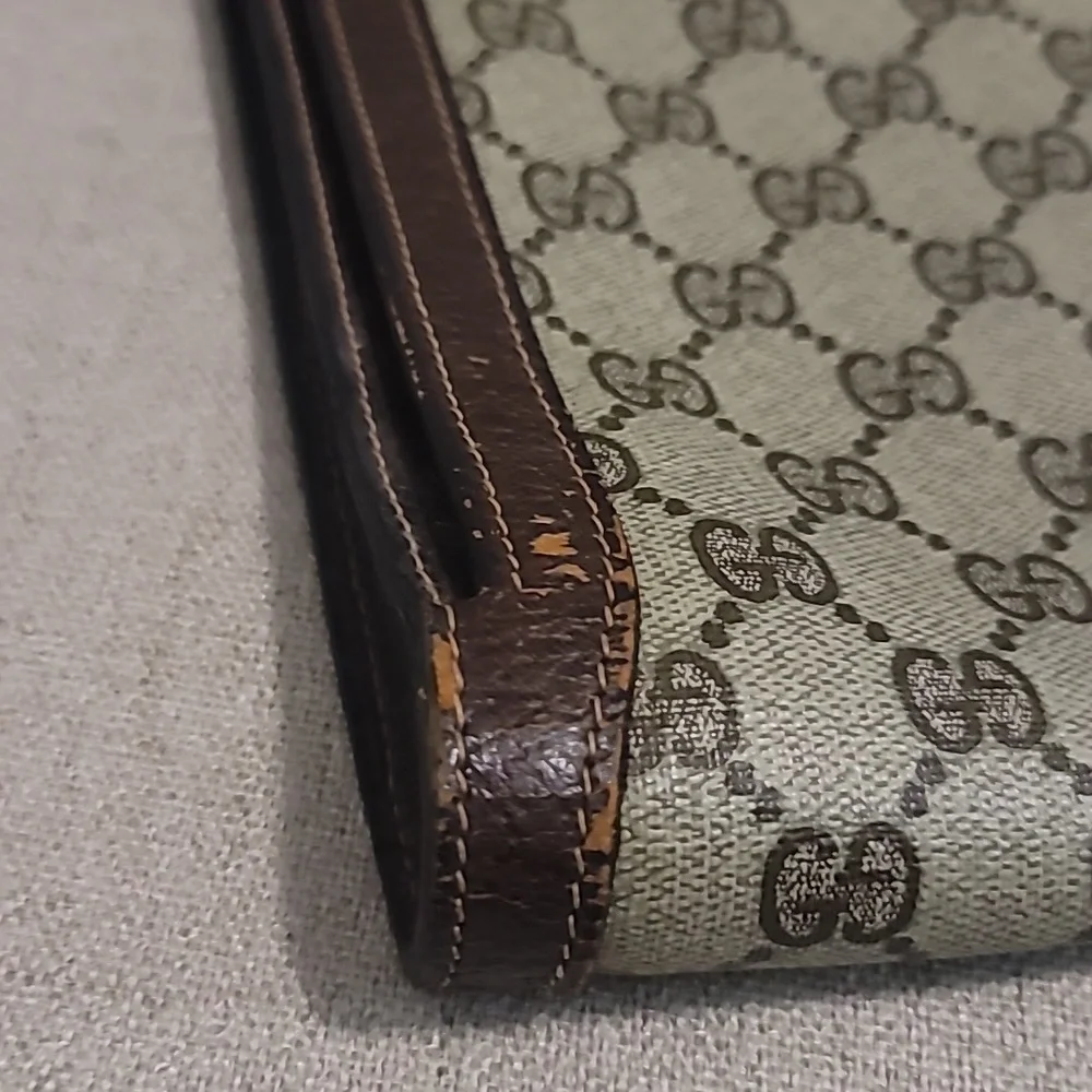 Gucci Supreme Portfolio Clutch